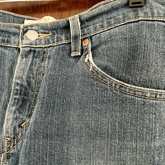 Levi’s 515 Nouveau Bootcut Mid Rise Jeans Women's  10 M | Blue Denim | EUC - Picture 4 of 11